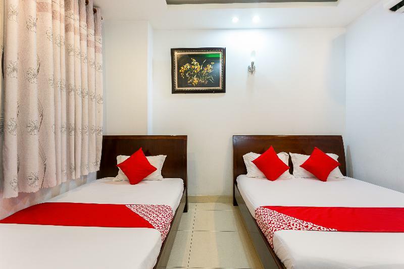Oyo 130 Tuan Long Hotel Ho Chi Minh City Exterior photo